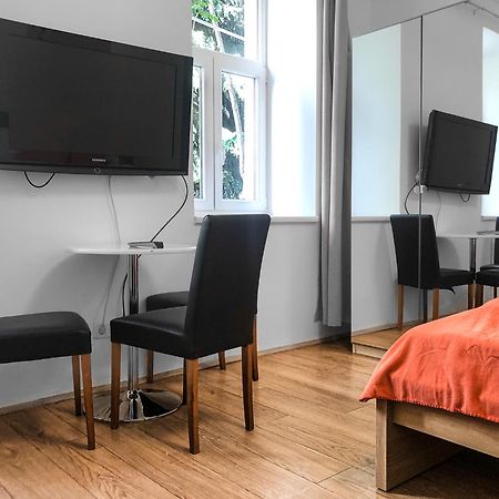 Relaxing 2-Bed Apartment For Extended Visits Vienne Extérieur photo