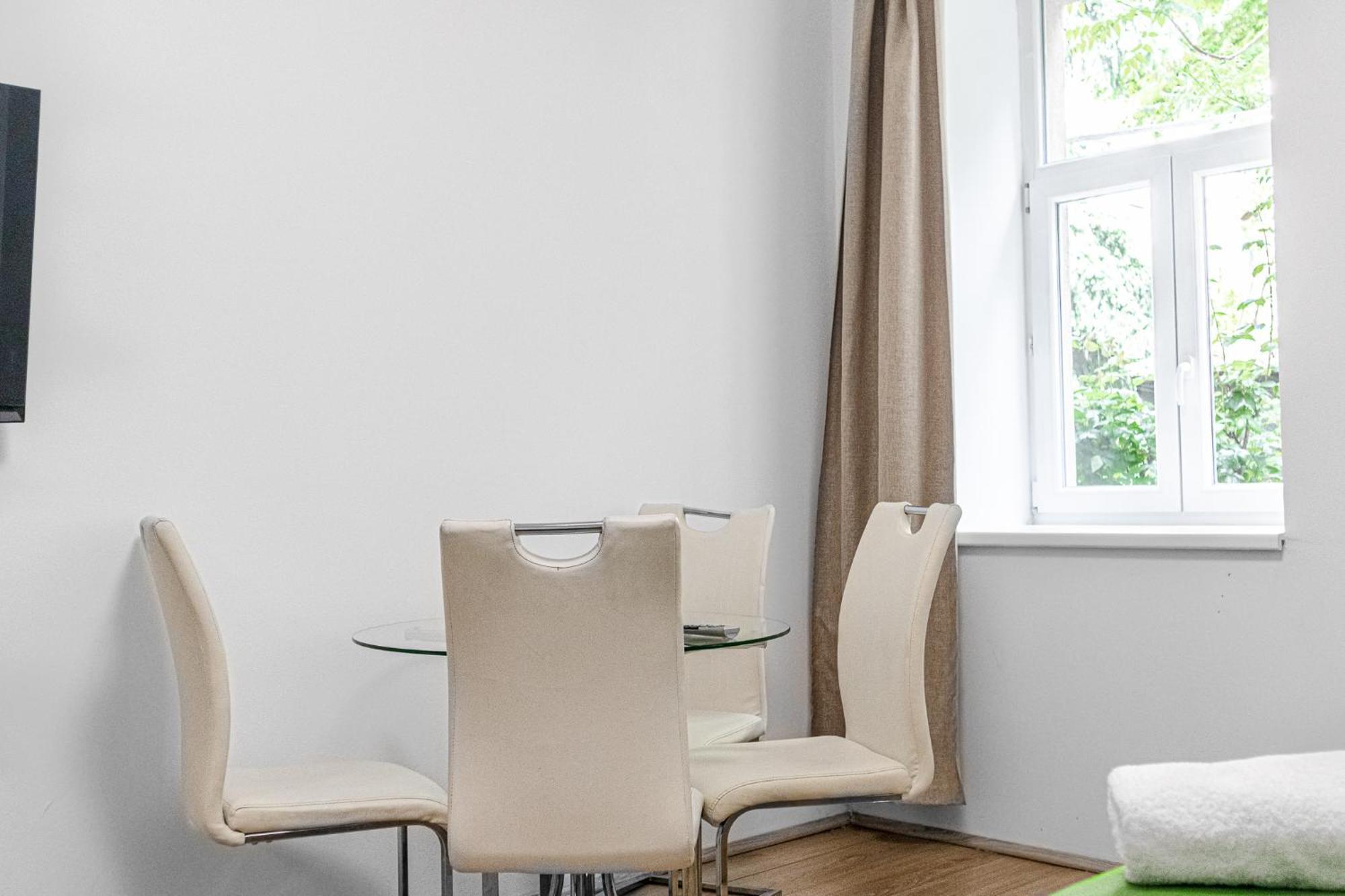 Relaxing 2-Bed Apartment For Extended Visits Vienne Extérieur photo